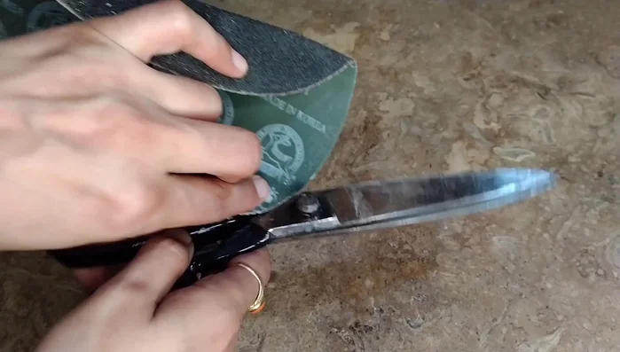 Wipe away any excess seasoning and residue with a tissue.