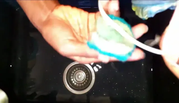 Allow the liner to air dry completely before reinserting it into the heat cap.