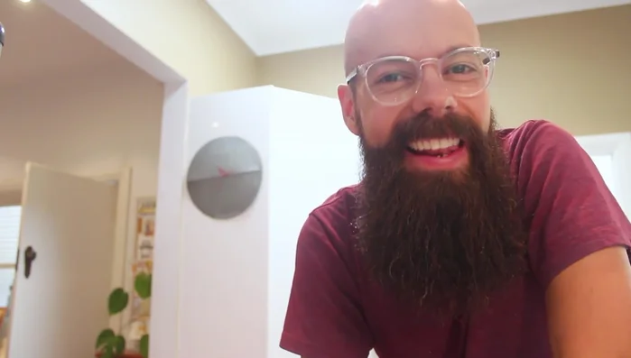 Solvent clean (Optional but highly recommended): Soak the brush in turpentine (or isopropyl alcohol/hand sanitizer) for 10-15 minutes to remove persistent wax residue. Ensure good ventilation when using turpentine.