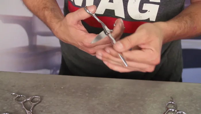 Remove any excess oil with a clean cloth.