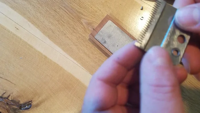 Repeat until a crisp, sharp edge is achieved on all cutting teeth. Focus on achieving a perfectly square and sharp edge on the teeth; you are not sharpening the edges themselves, but the cutting surfaces.