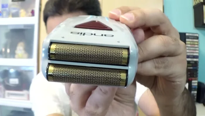 Andis Profoil: Compact, lightweight electric razor