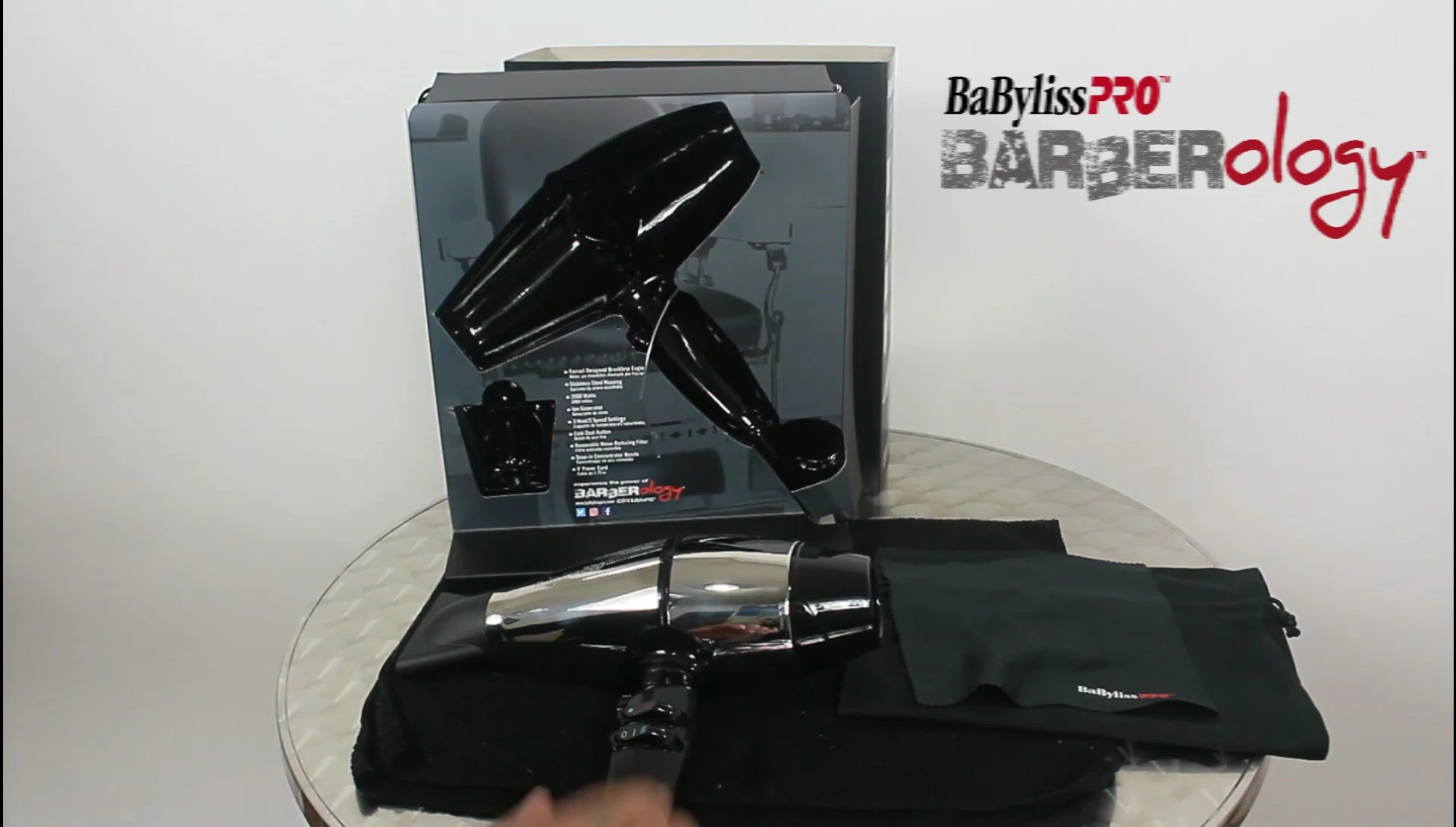 Close-up of the dryer's thin and ergonomic handle
