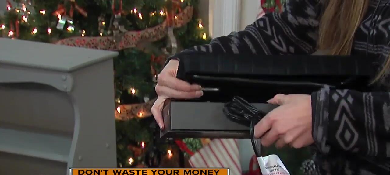 Close-up of the Evalectric hair straightener.