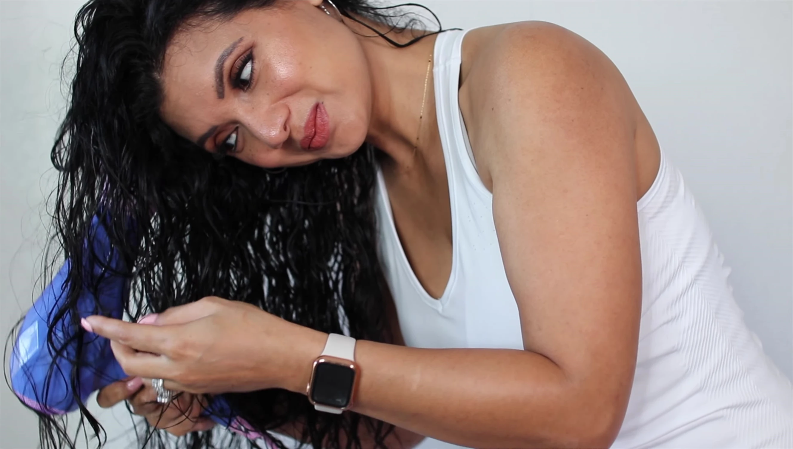 Drying hair ends first with diffuser