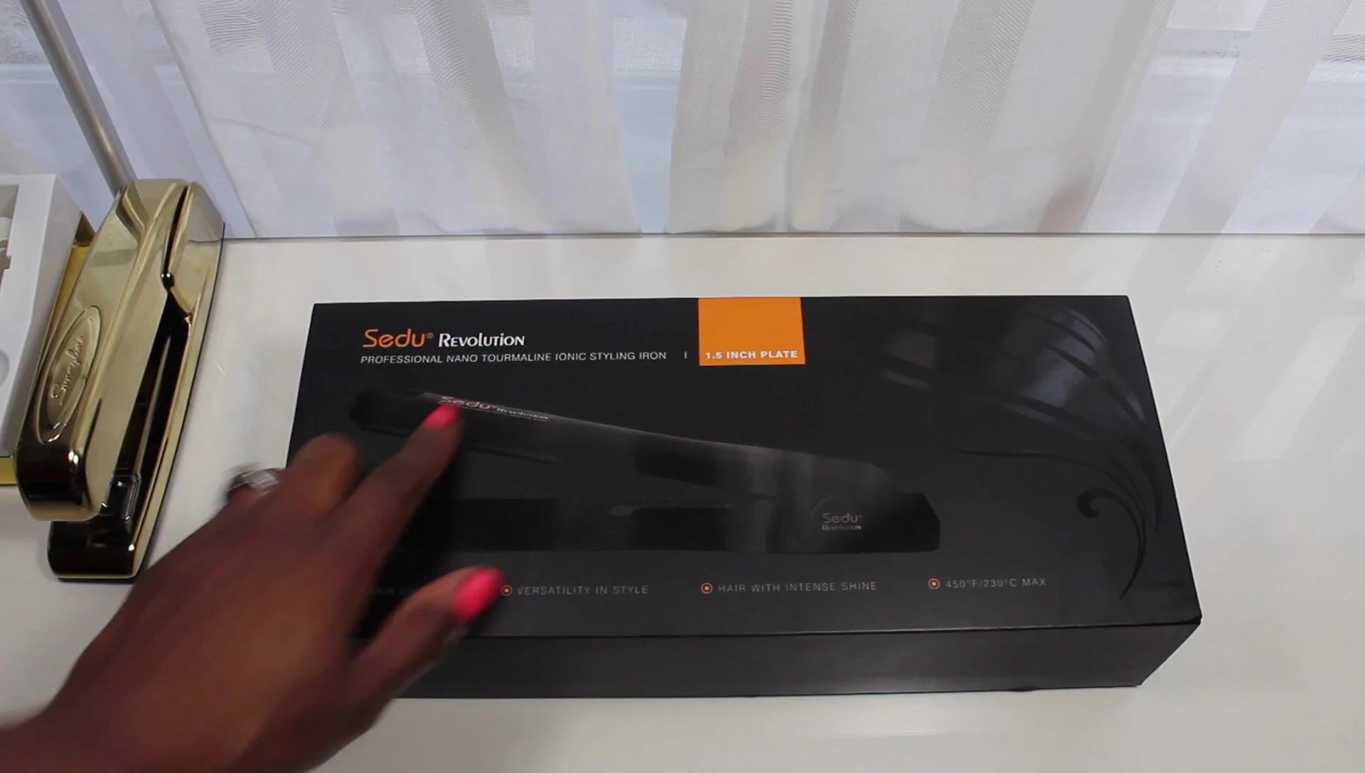 The Sedu Revolution flat iron box