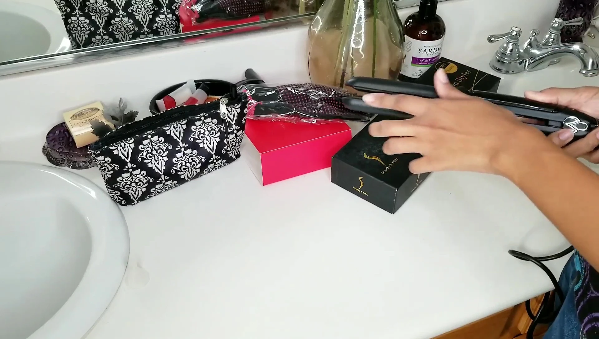 Showing the calcium buildup on the flat iron