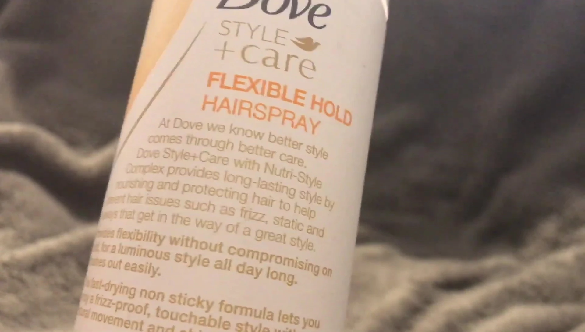 The reviewer emphasizes the ease of brushing and its impact on daily haircare.