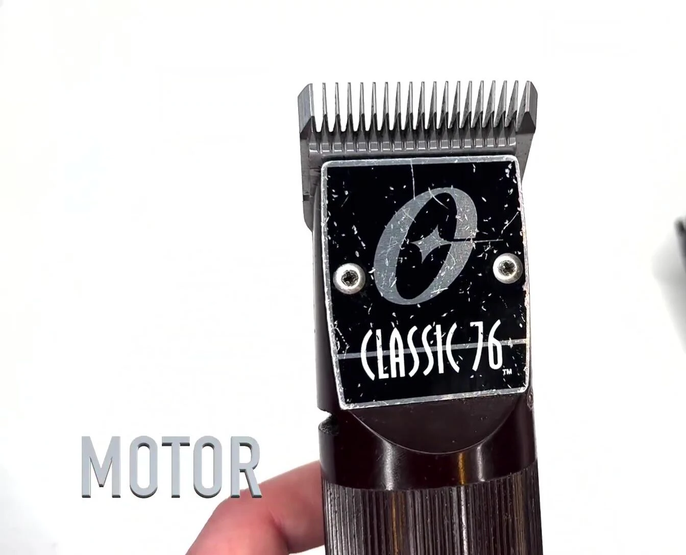 Display showing the RPM of the corded Oster Classic 76.
