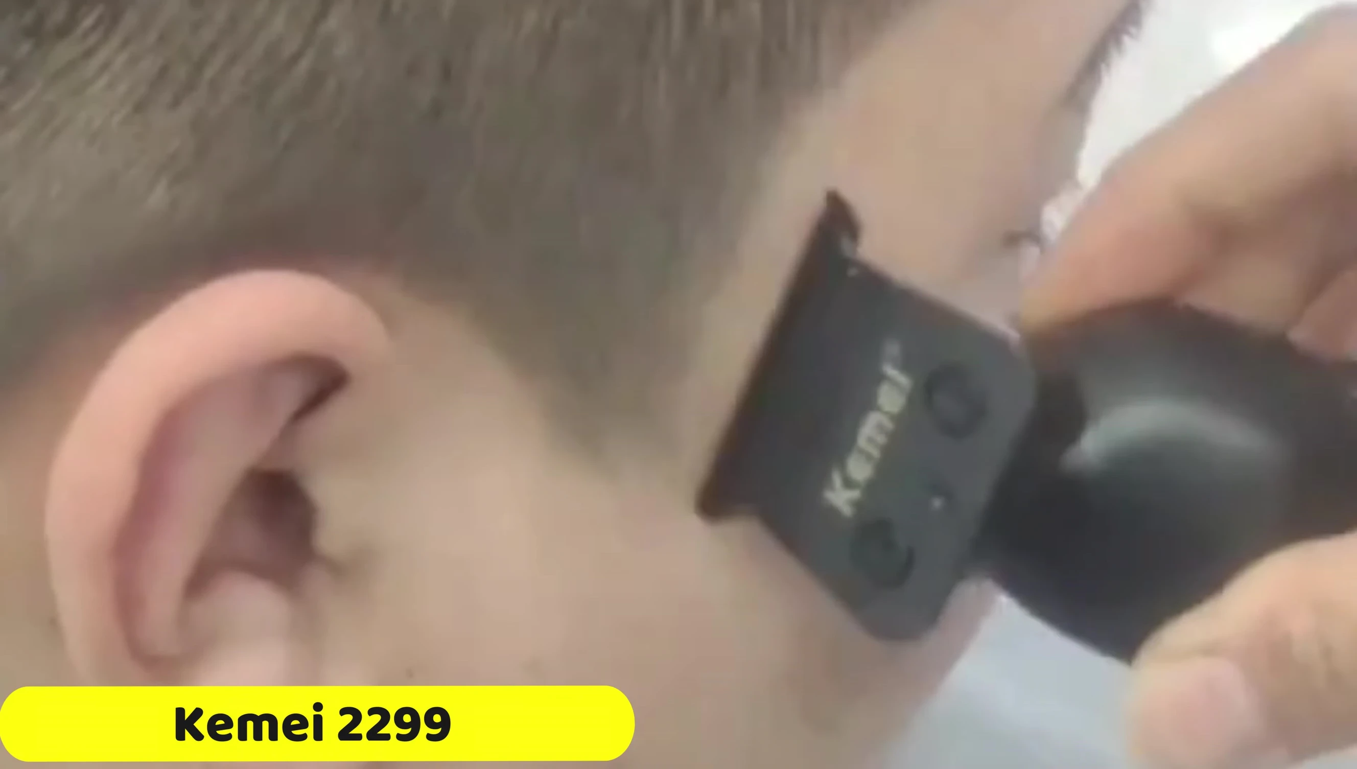 Kemei KM-2299 trimmer displayed