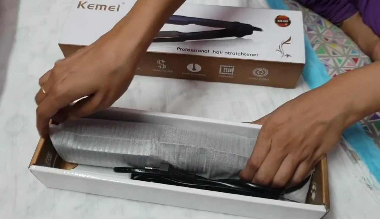 The display screen of the straightener, highlighting the quick heat-up feature