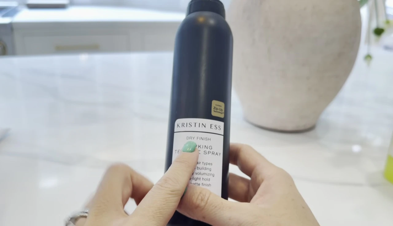 The reviewer emphasizing the product's suitability for second-day hair.