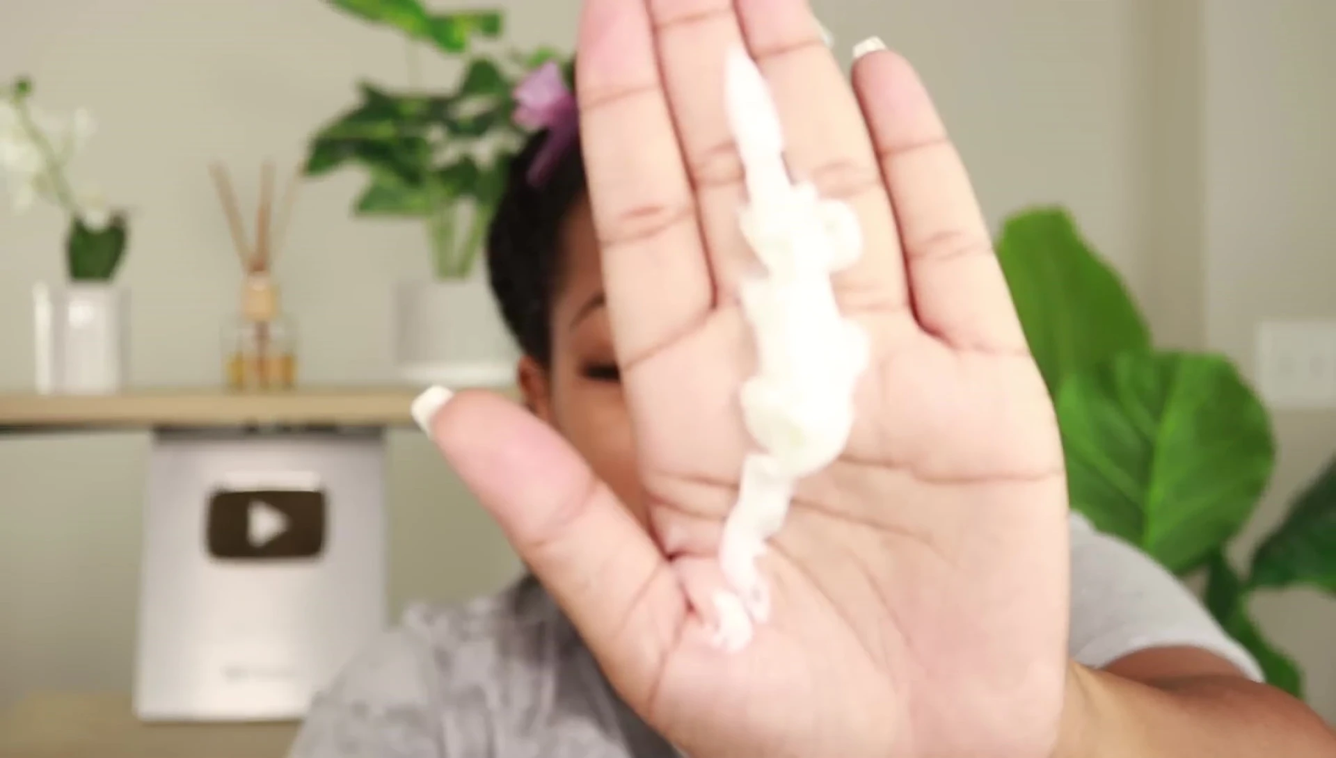 Close-up of the conditioner's consistency