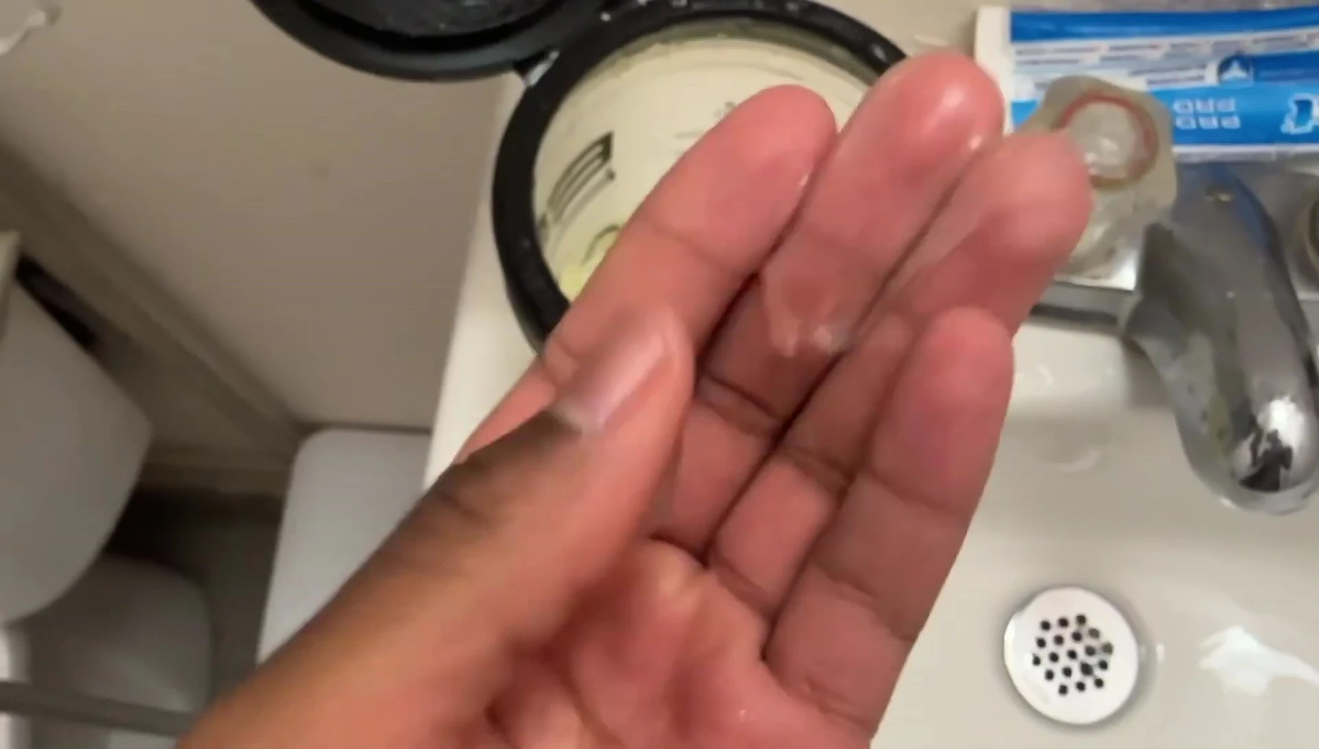 Hand demonstrating the easy spread of Eco Style Gel